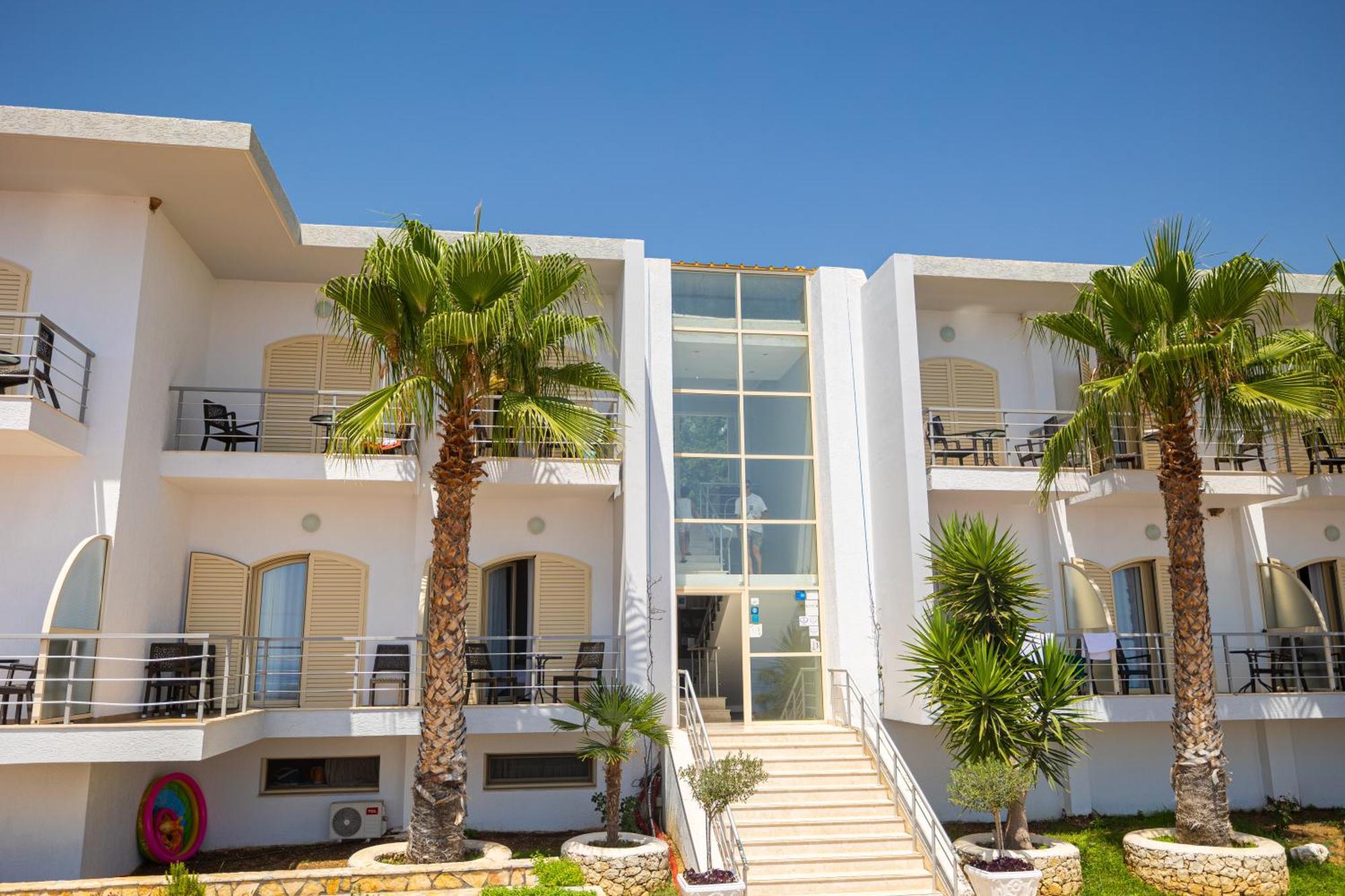 Hotel Royal Blue Dhërmi