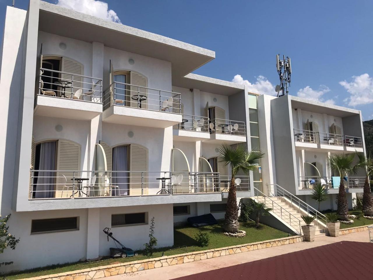 Royal Blue Dhërmi